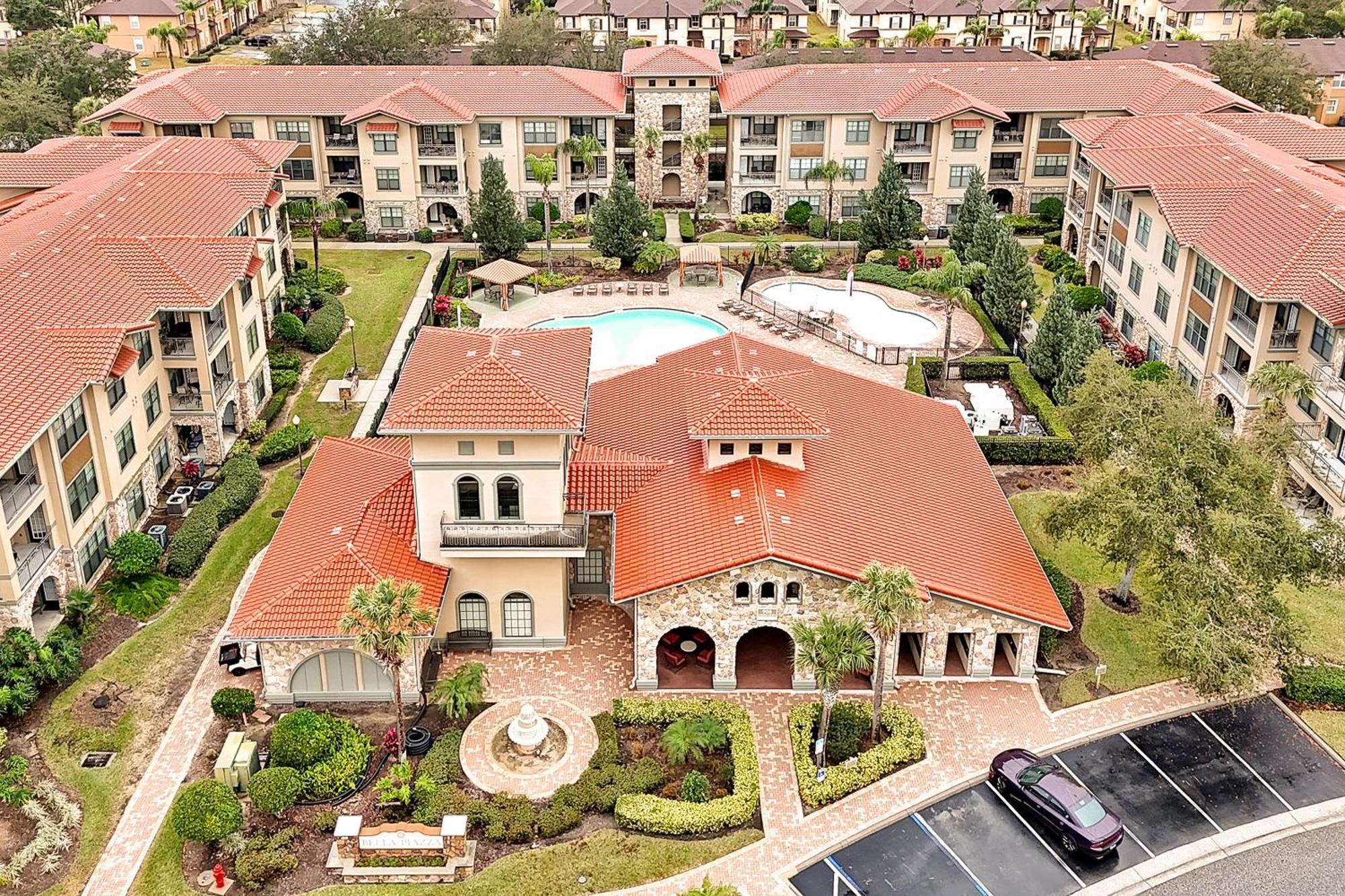 Bella Piazza - - 9 Miles From * Davenport