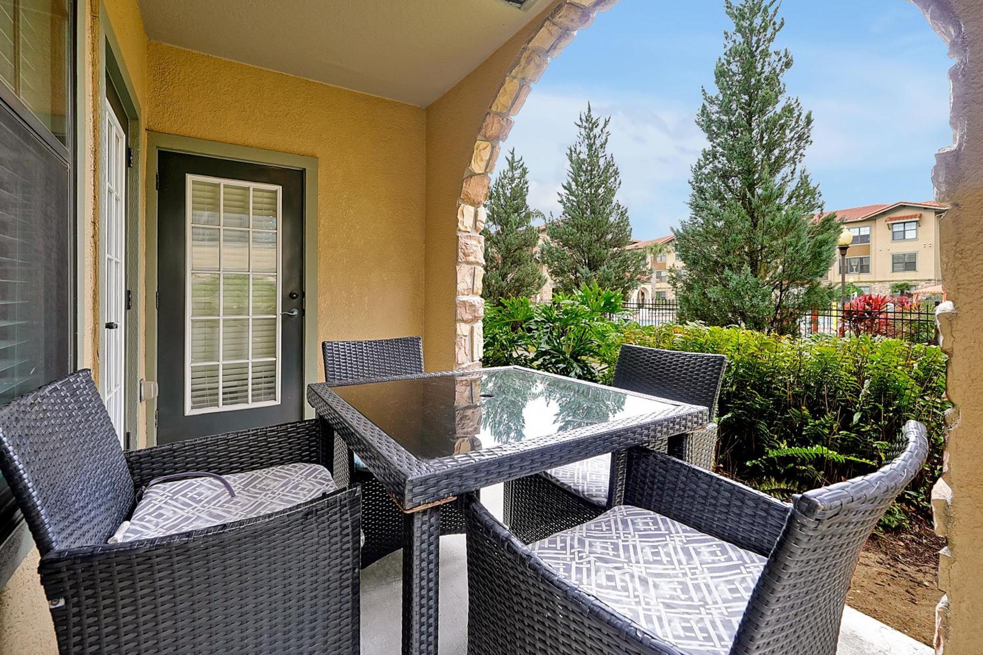 Bella Piazza - - 9 Miles From * Davenport