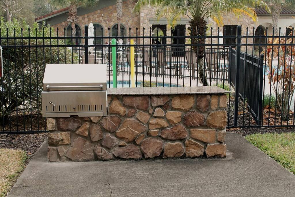 Bella Piazza - - 9 Miles From Davenport