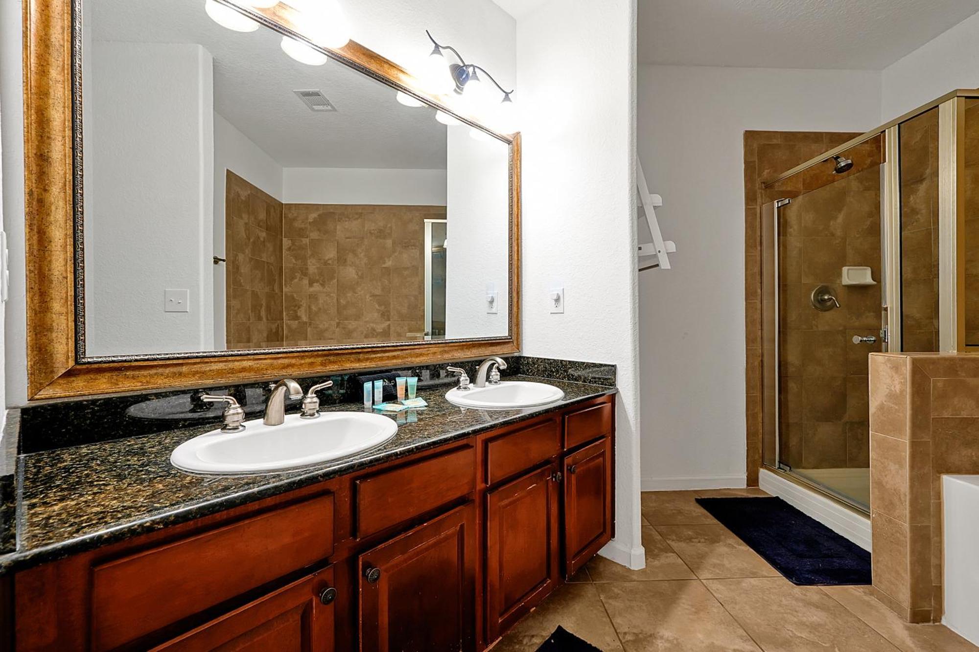 Bella Piazza - - 9 Miles From Davenport